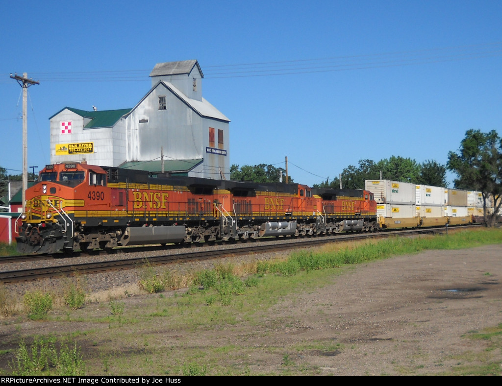 BNSF 4390 East